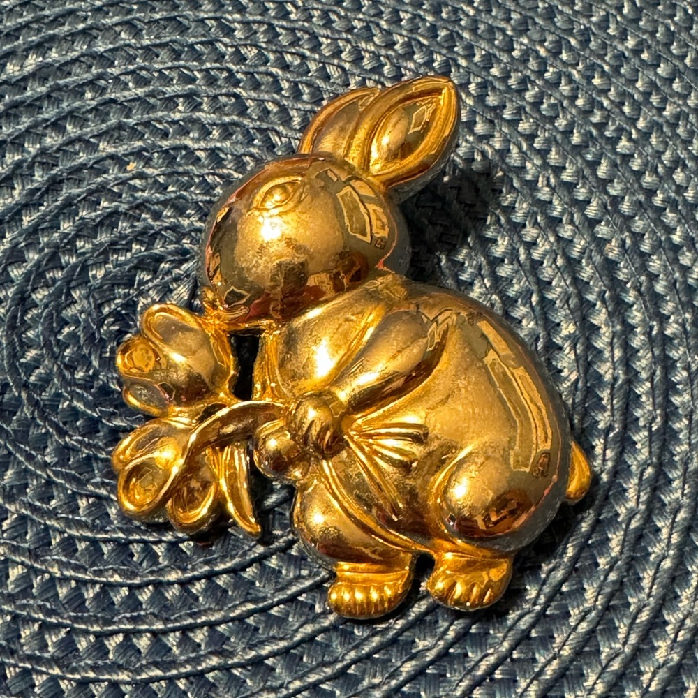 Vintage MJ brooch large silver tone can also be worn as pendant